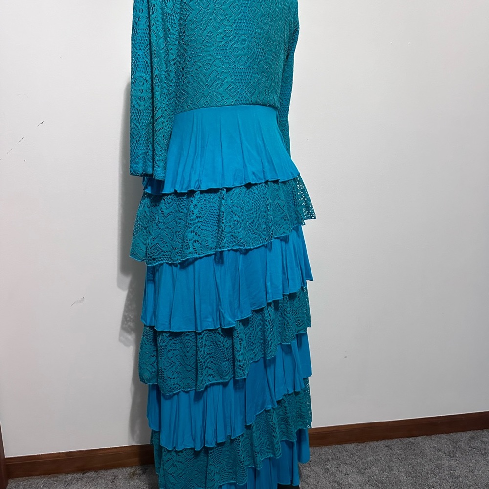 Dainty Jewells Dreaming in Vintage dress. Gorgeous turquoise color! - Picture 2 of 4